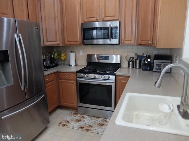 247 BRINLEY DR, Pennington, NJ 08534