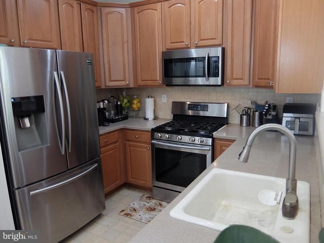 247 BRINLEY DR, Pennington, NJ 08534