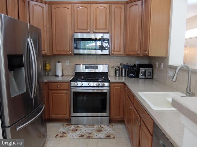 247 BRINLEY DR, Pennington, NJ 08534