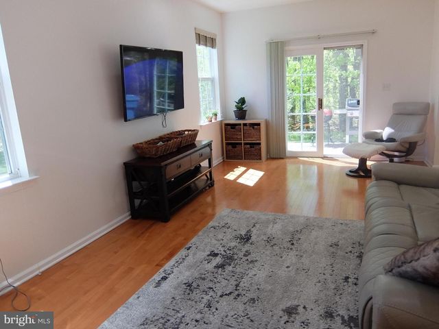 247 BRINLEY DR, Pennington, NJ 08534