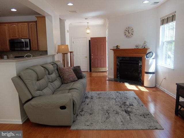 247 BRINLEY DR, Pennington, NJ 08534