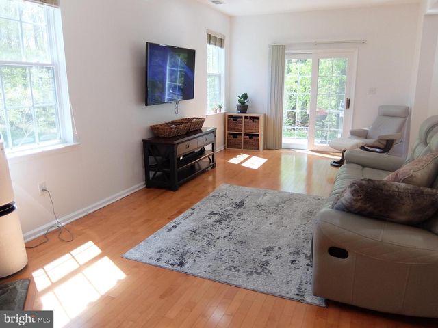 247 BRINLEY DR, Pennington, NJ 08534
