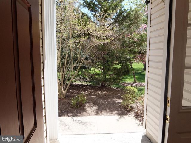 247 BRINLEY DR, Pennington, NJ 08534