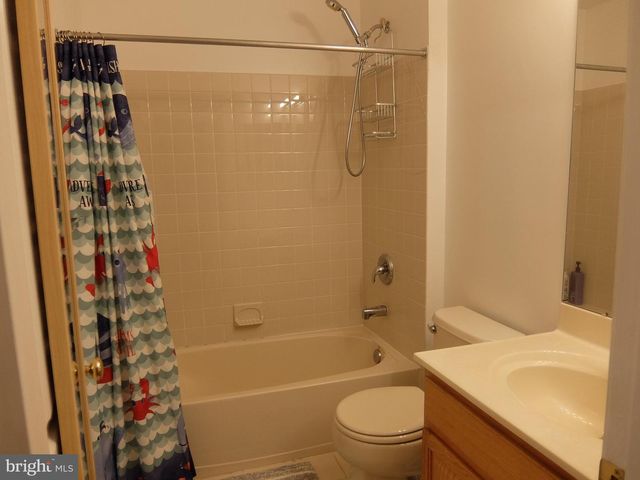 247 BRINLEY DR, Pennington, NJ 08534