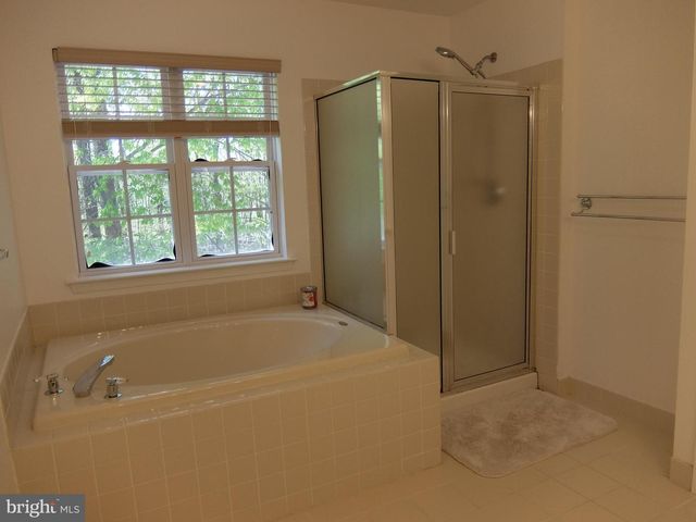 247 BRINLEY DR, Pennington, NJ 08534