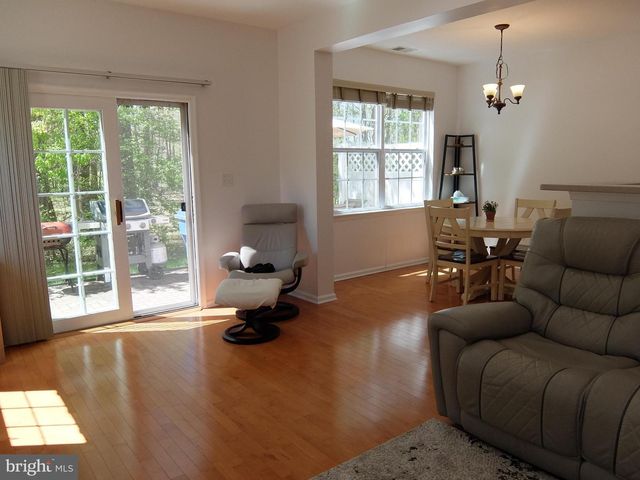 247 BRINLEY DR, Pennington, NJ 08534