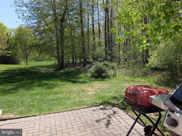 247 BRINLEY DR, Pennington, NJ 08534