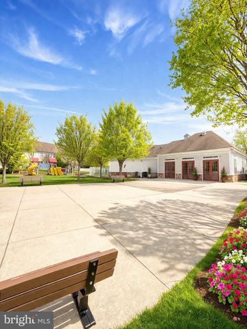 247 BRINLEY DR, Pennington, NJ 08534