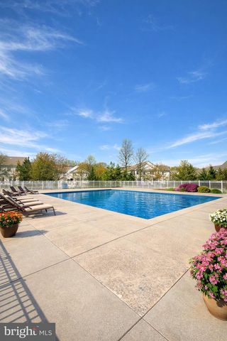 247 BRINLEY DR, Pennington, NJ 08534