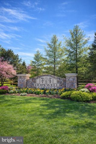 247 BRINLEY DR, Pennington, NJ 08534
