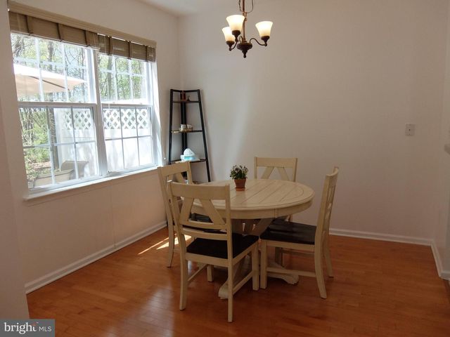 247 BRINLEY DR, Pennington, NJ 08534