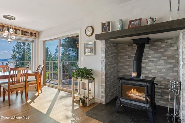 311 School Rd, Hope, ID 83836