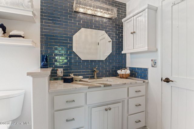 311 School Rd, Hope, ID 83836