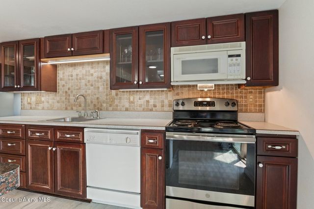 311 School Rd, Hope, ID 83836