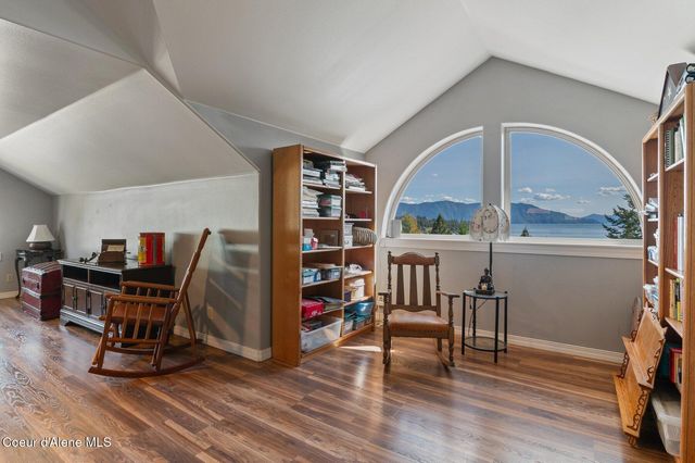 311 School Rd, Hope, ID 83836