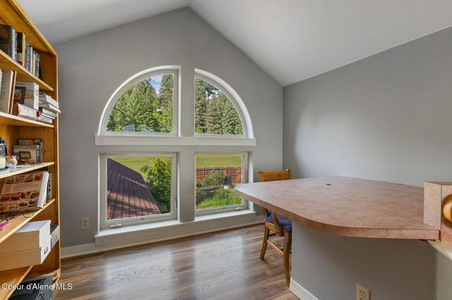 311 School Rd, Hope, ID 83836