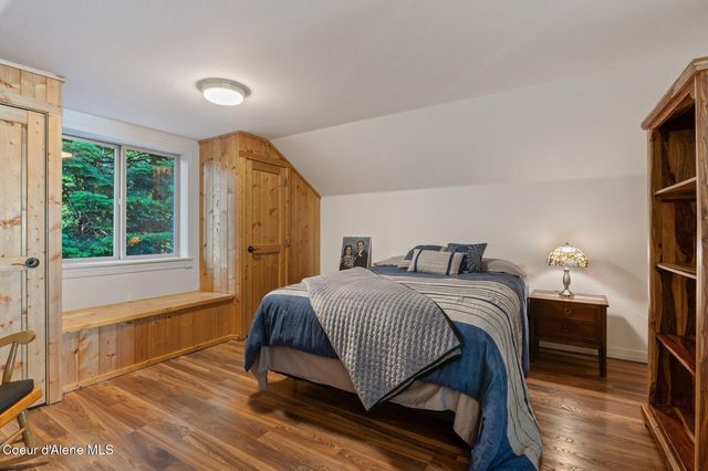 311 School Rd, Hope, ID 83836