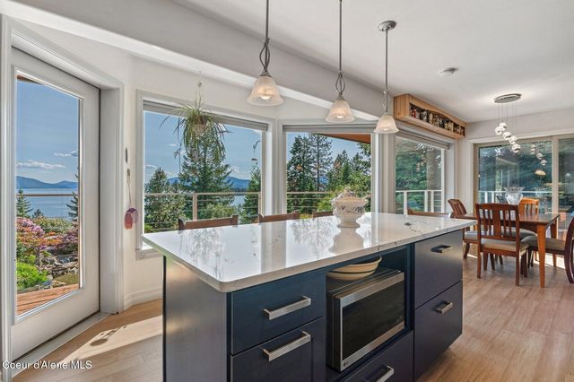 311 School Rd, Hope, ID 83836