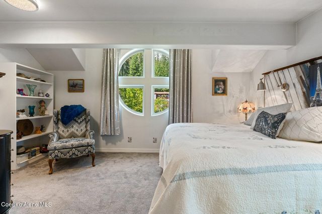 311 School Rd, Hope, ID 83836