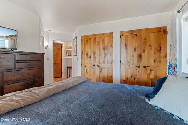 311 School Rd, Hope, ID 83836