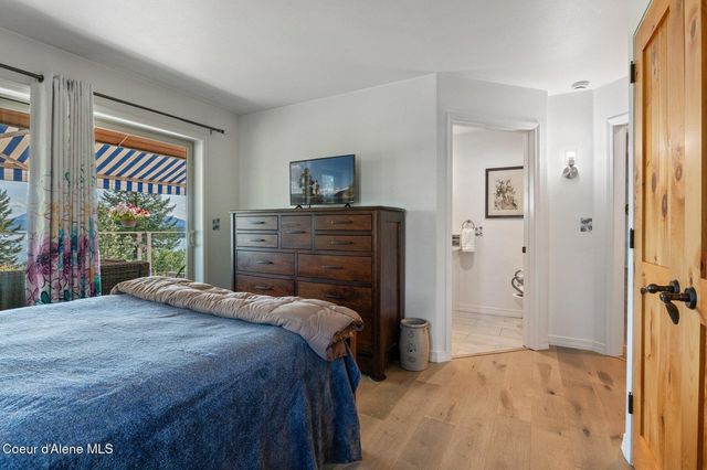 311 School Rd, Hope, ID 83836