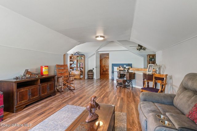 311 School Rd, Hope, ID 83836