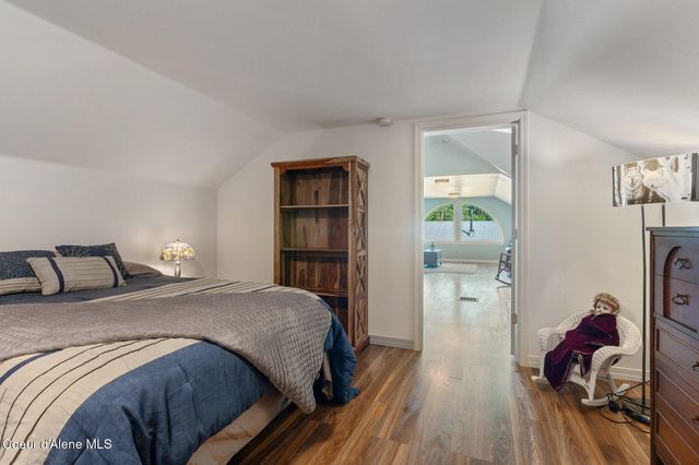 311 School Rd, Hope, ID 83836