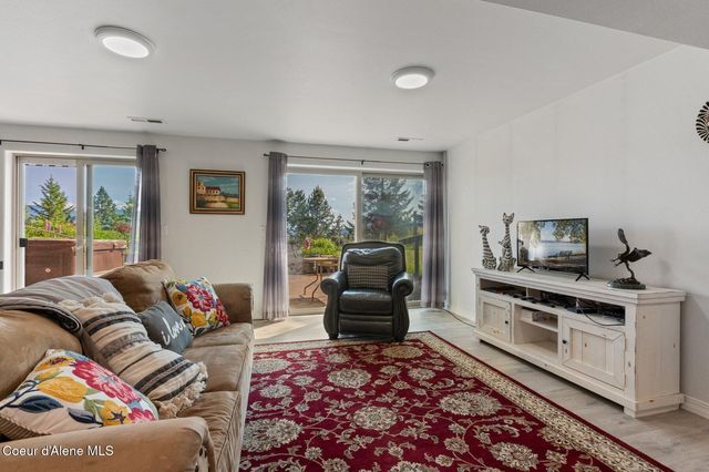 311 School Rd, Hope, ID 83836