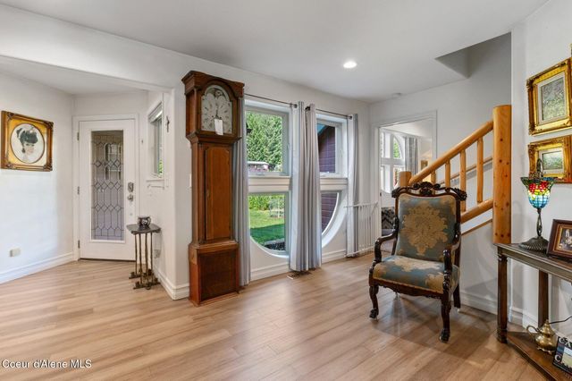 311 School Rd, Hope, ID 83836