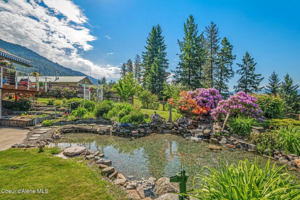 311 School Rd, Hope, ID 83836