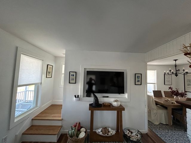 18 Marshfield Ave, Scituate, MA 02066
