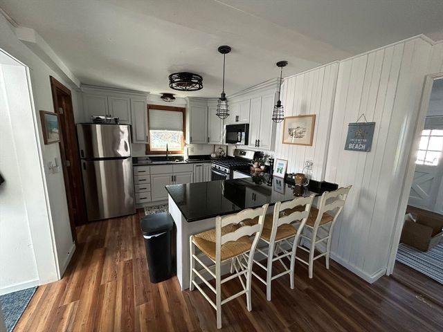 18 Marshfield Ave, Scituate, MA 02066