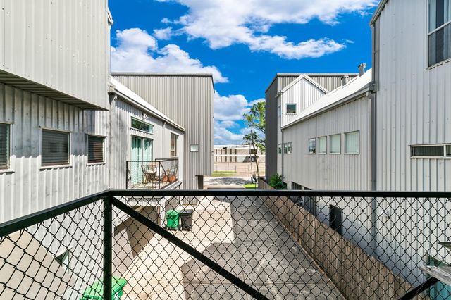 2614 Chenevert Street, Houston, TX 77004