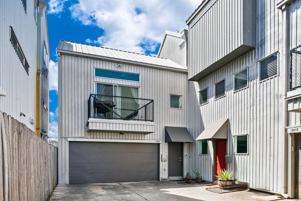 2614 Chenevert Street, Houston, TX 77004