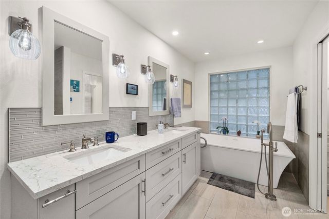 10316 43rd Street E, Edgewood, WA 98372