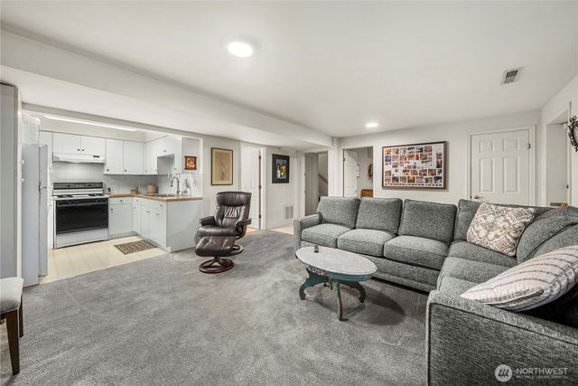 10316 43rd Street E, Edgewood, WA 98372