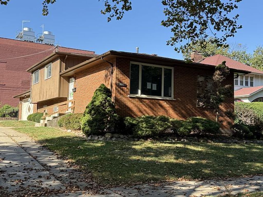 9856 S Prospect Avenue, Chicago, IL 60643