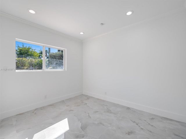 2764 NE 35th St, Fort Lauderdale, FL 33306