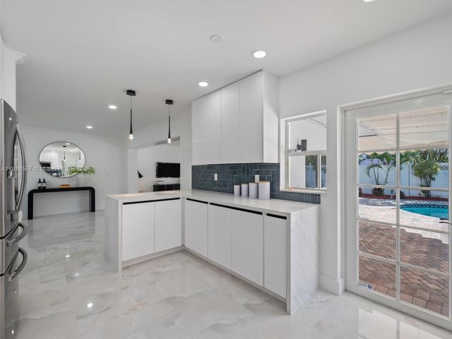 2764 NE 35th St, Fort Lauderdale, FL 33306