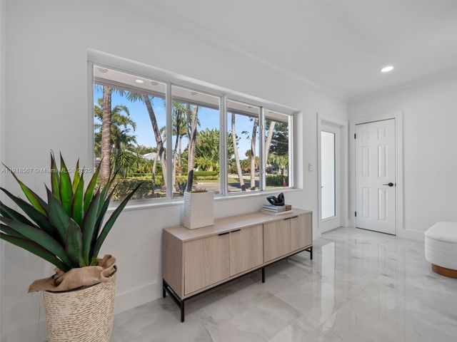 2764 NE 35th St, Fort Lauderdale, FL 33306