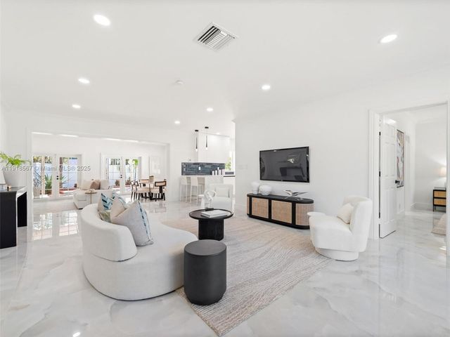 2764 NE 35th St, Fort Lauderdale, FL 33306