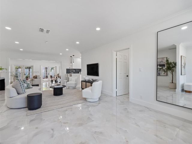 2764 NE 35th St, Fort Lauderdale, FL 33306