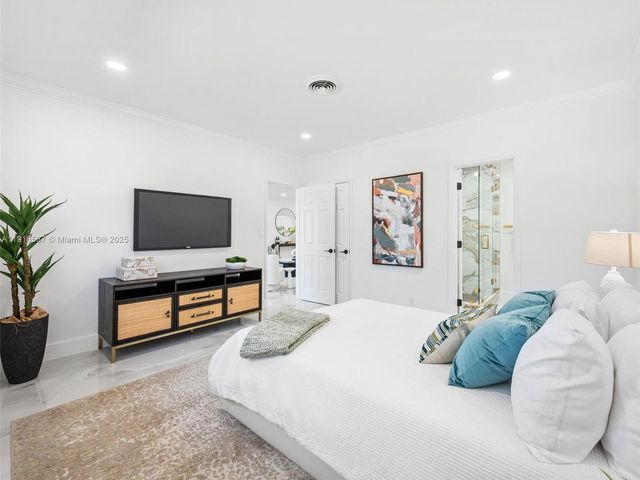 2764 NE 35th St, Fort Lauderdale, FL 33306