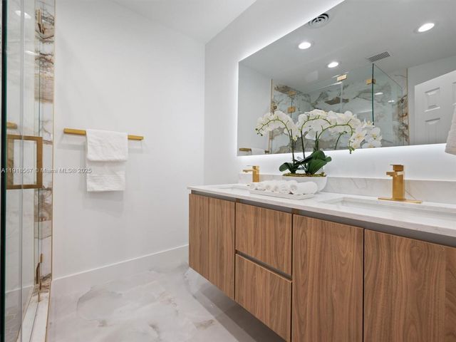 2764 NE 35th St, Fort Lauderdale, FL 33306