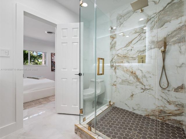 2764 NE 35th St, Fort Lauderdale, FL 33306