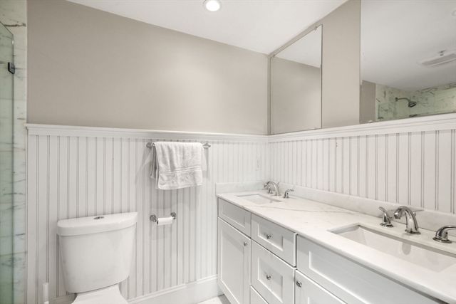 215 Athens St 4, Boston, MA 02127