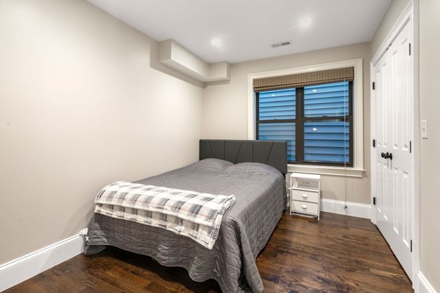 215 Athens St 4, Boston, MA 02127