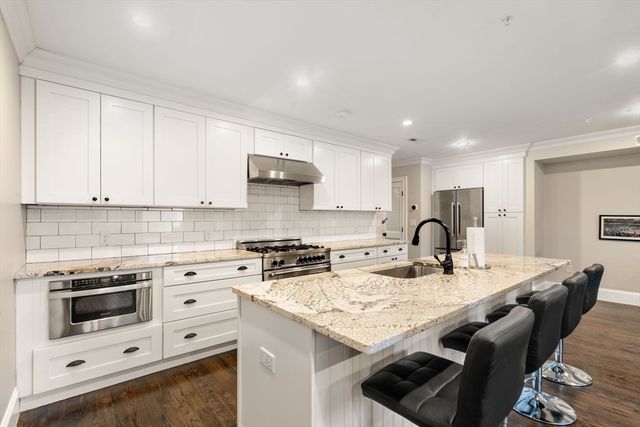 215 Athens St 4, Boston, MA 02127