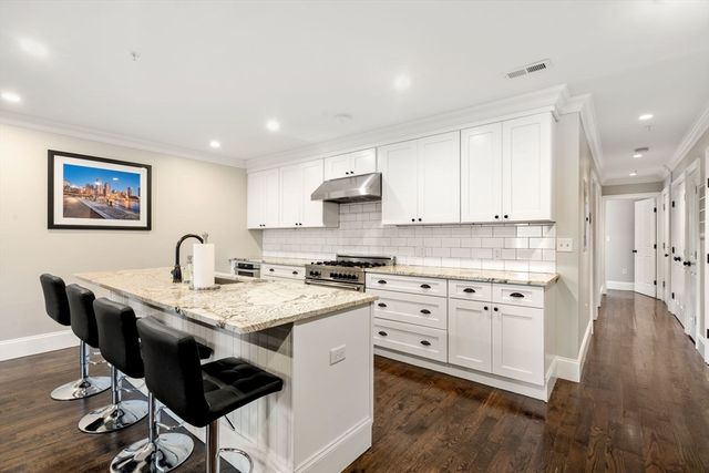 215 Athens St 4, Boston, MA 02127