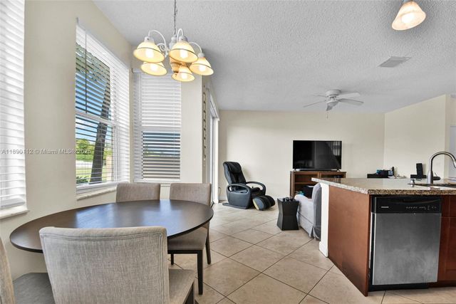 8713 NW 6th Ct, Coral Springs, FL 33071